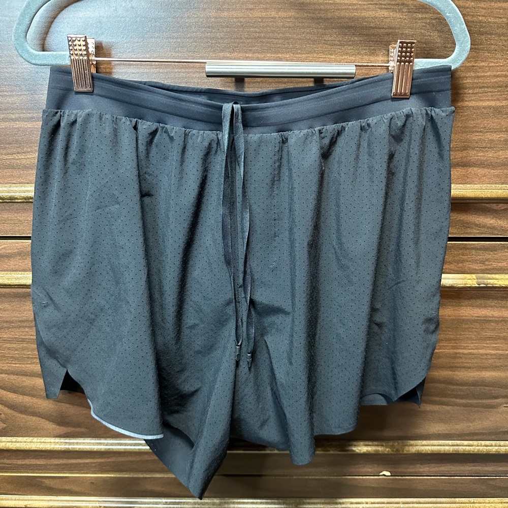 Lululemon Outpacer Short Lined 6" Size Large